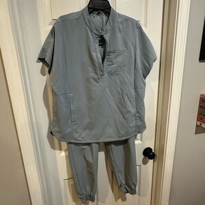 Figs Gray Women's Scrub Set